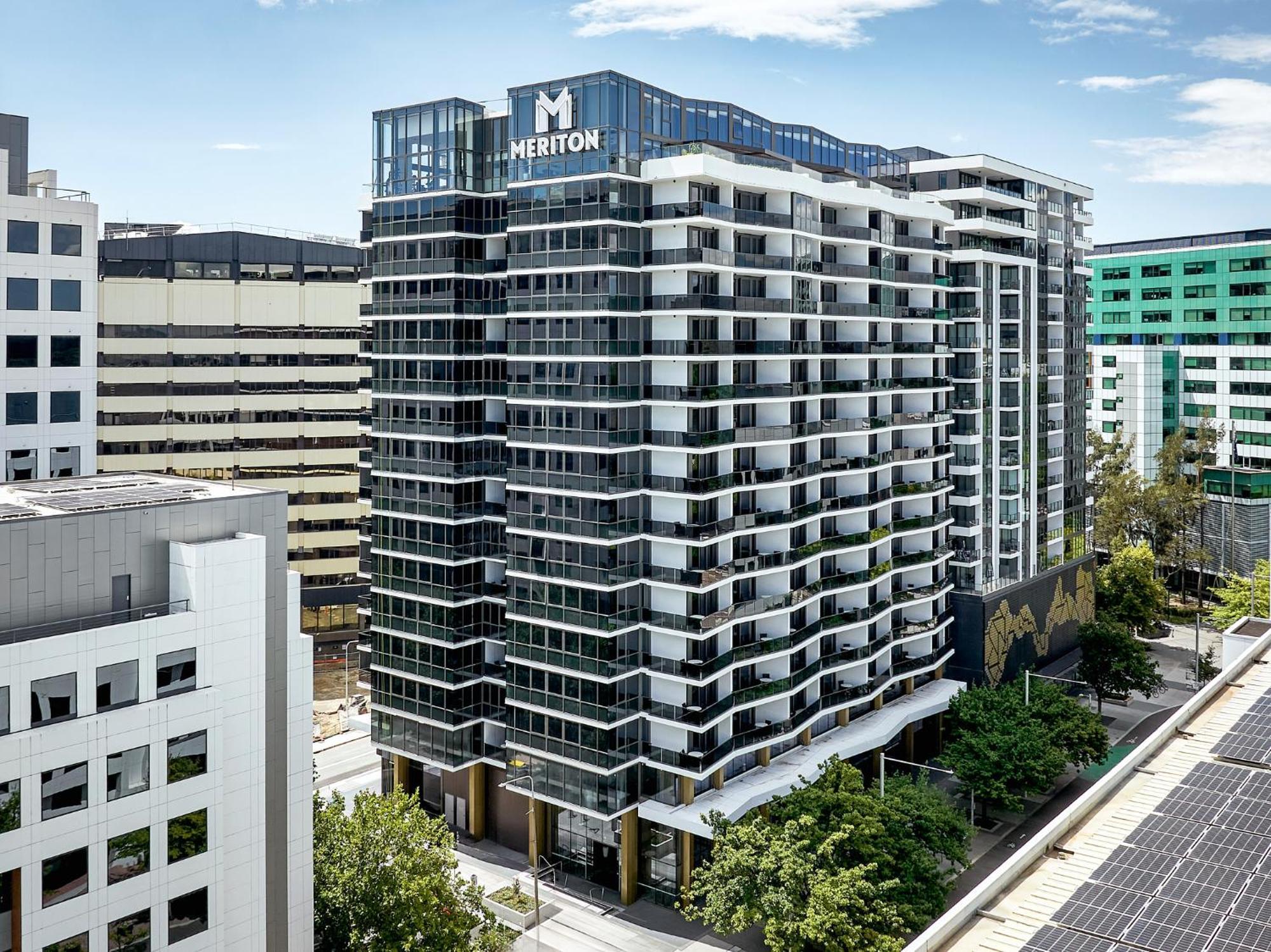 Meriton Suites Canberra Kültér fotó Meriton Apartments