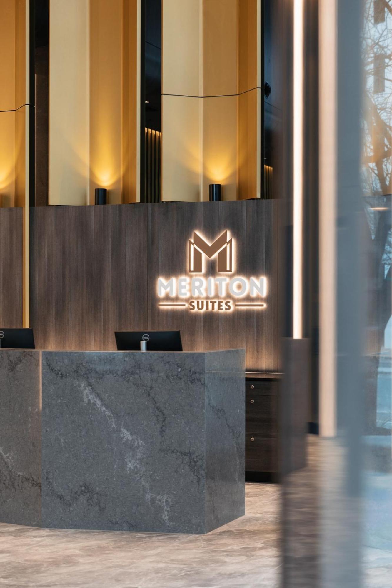 Meriton Suites Canberra Kültér fotó Meriton Suites