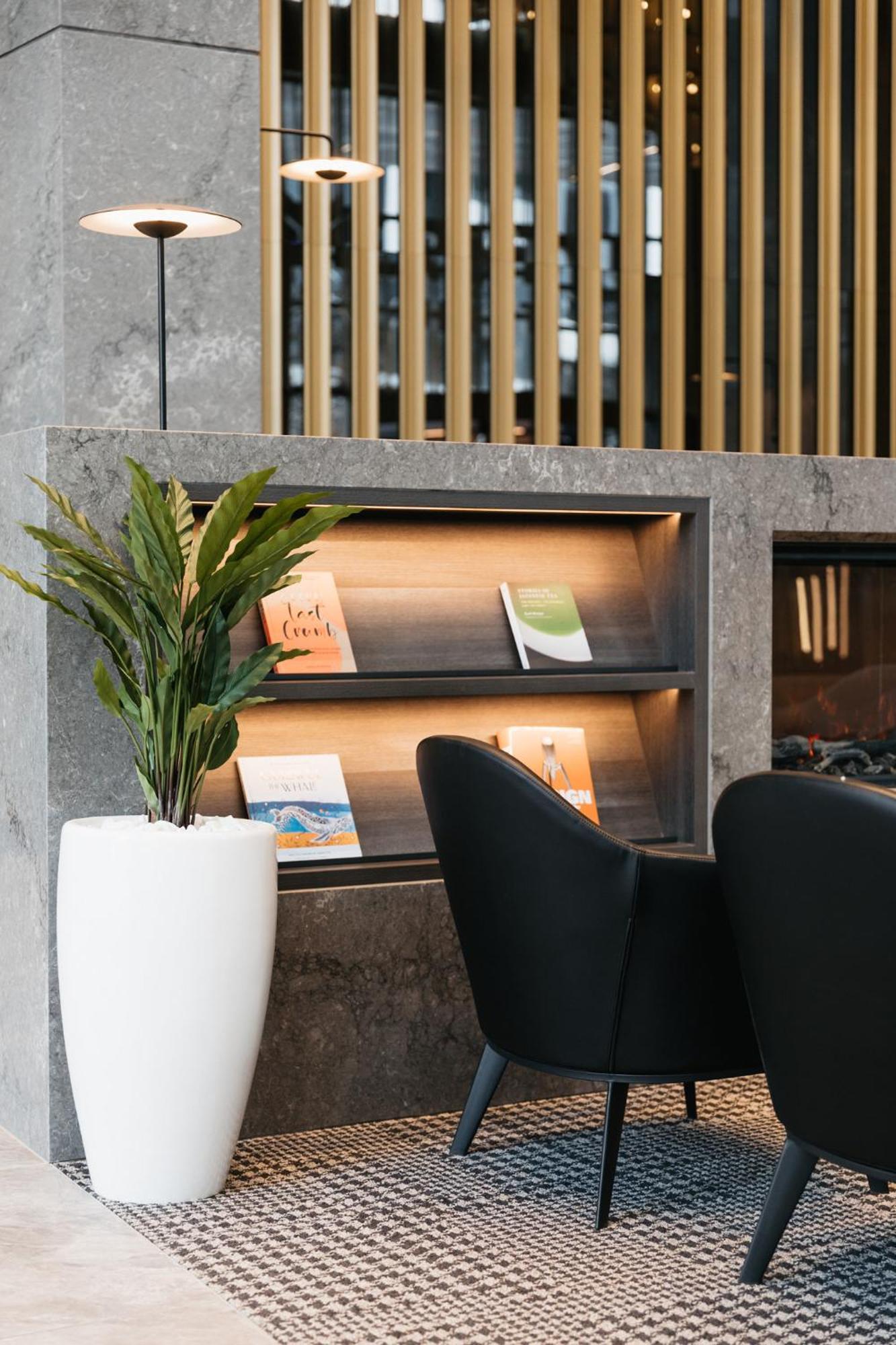 Meriton Suites Canberra Kültér fotó Interior of the lounge