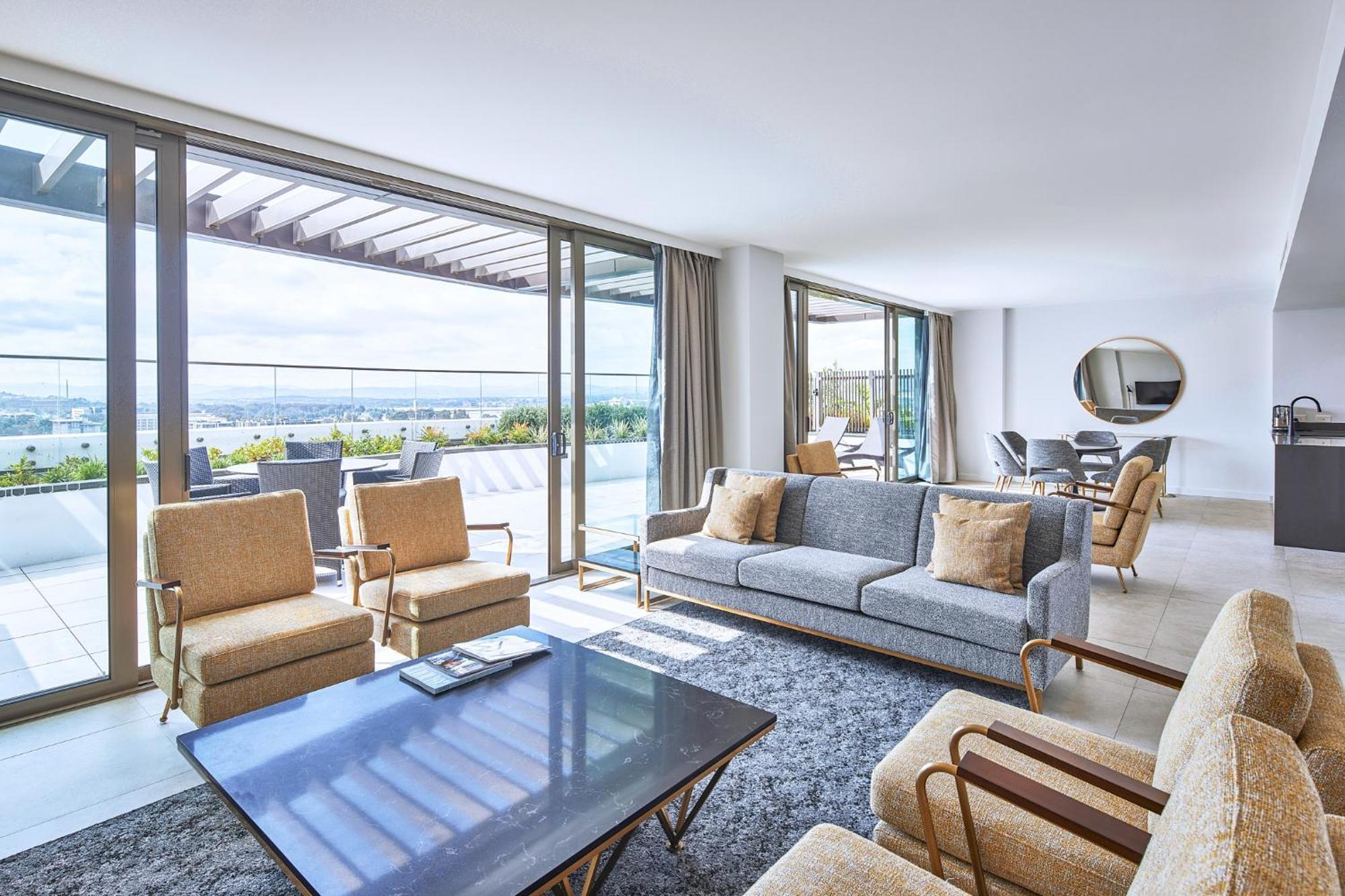 Meriton Suites Canberra Kültér fotó The Penthouse