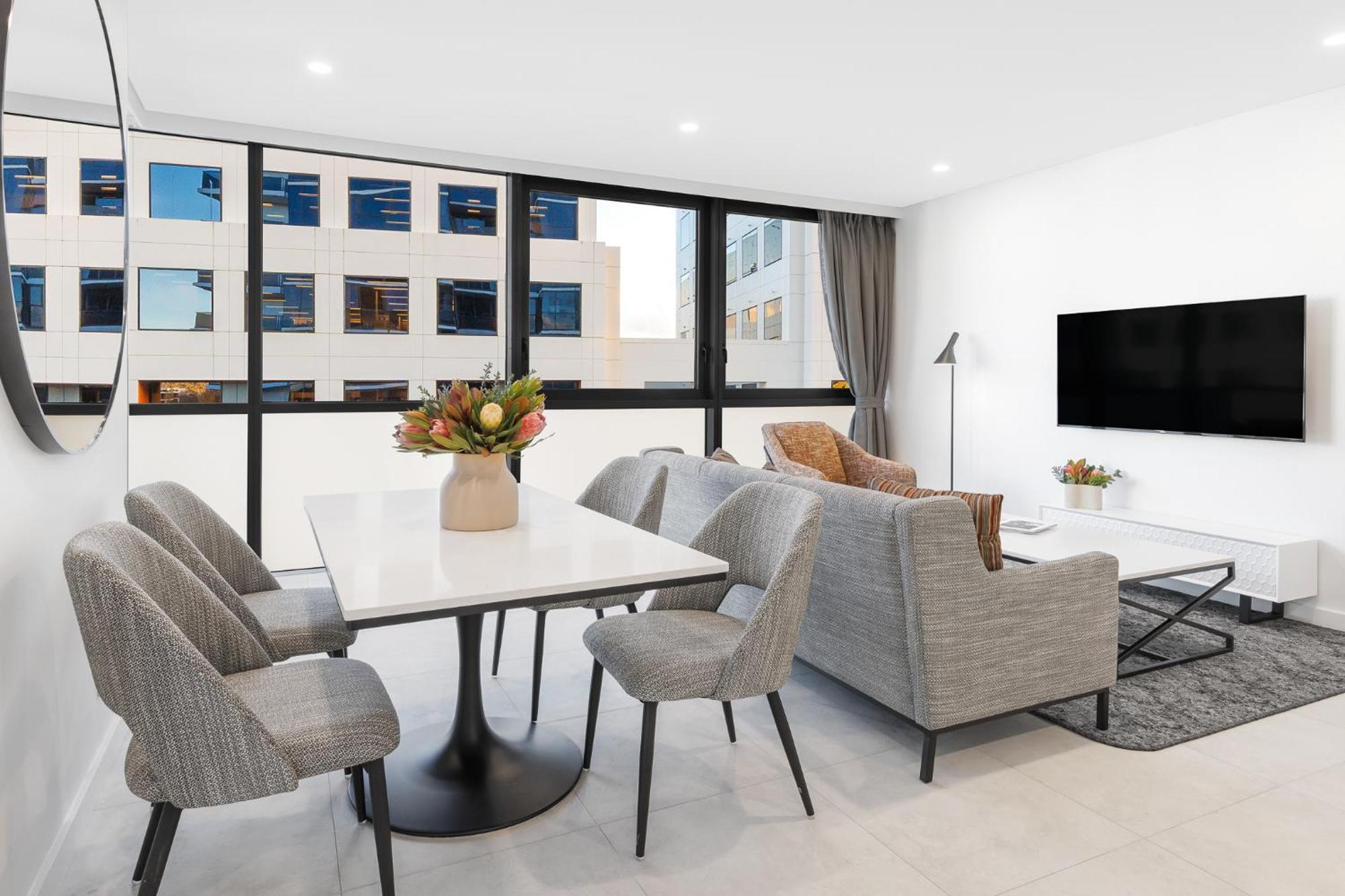 Meriton Suites Canberra Kültér fotó A staged apartment