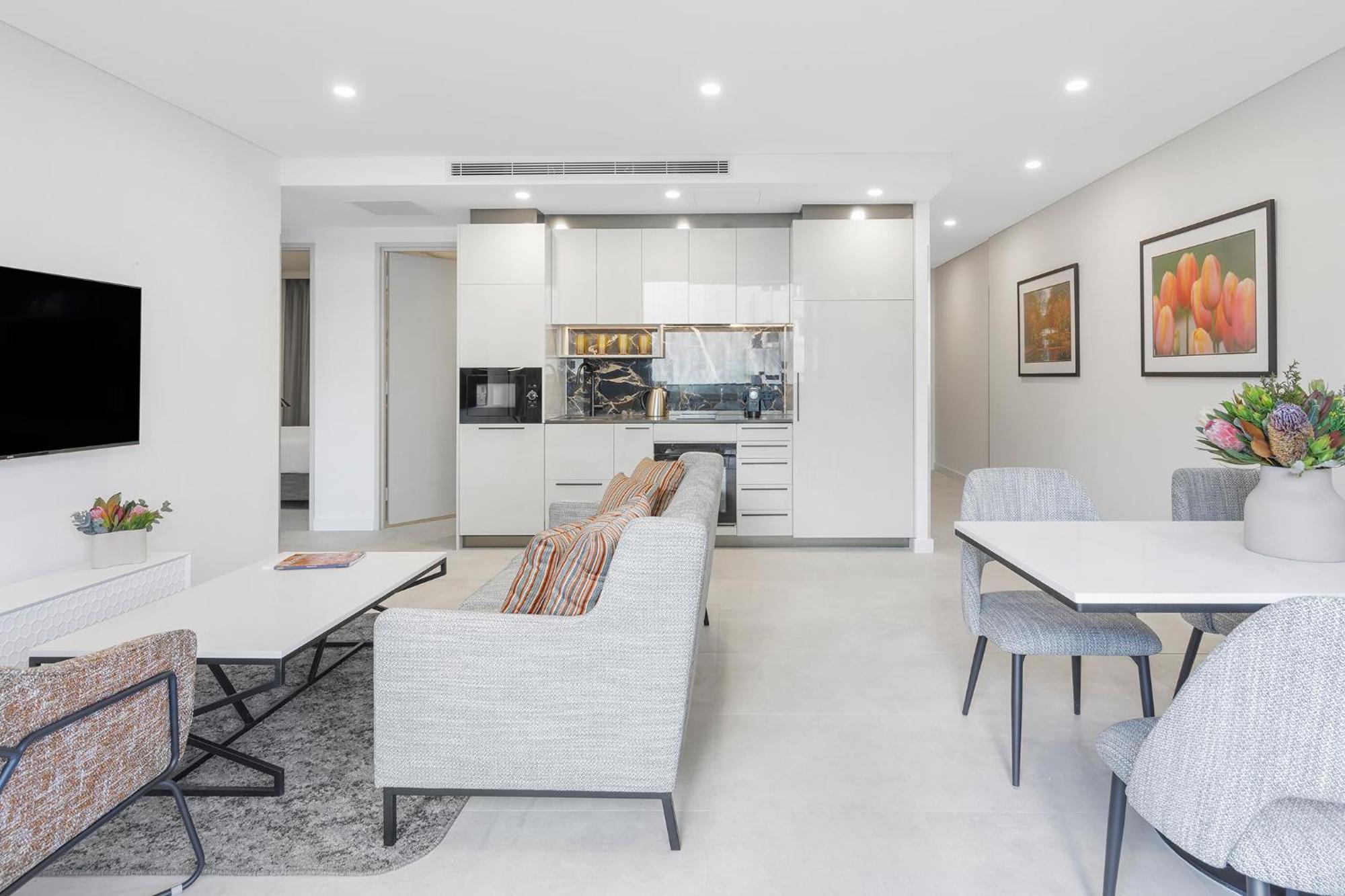 Meriton Suites Canberra Kültér fotó A typical apartment interior