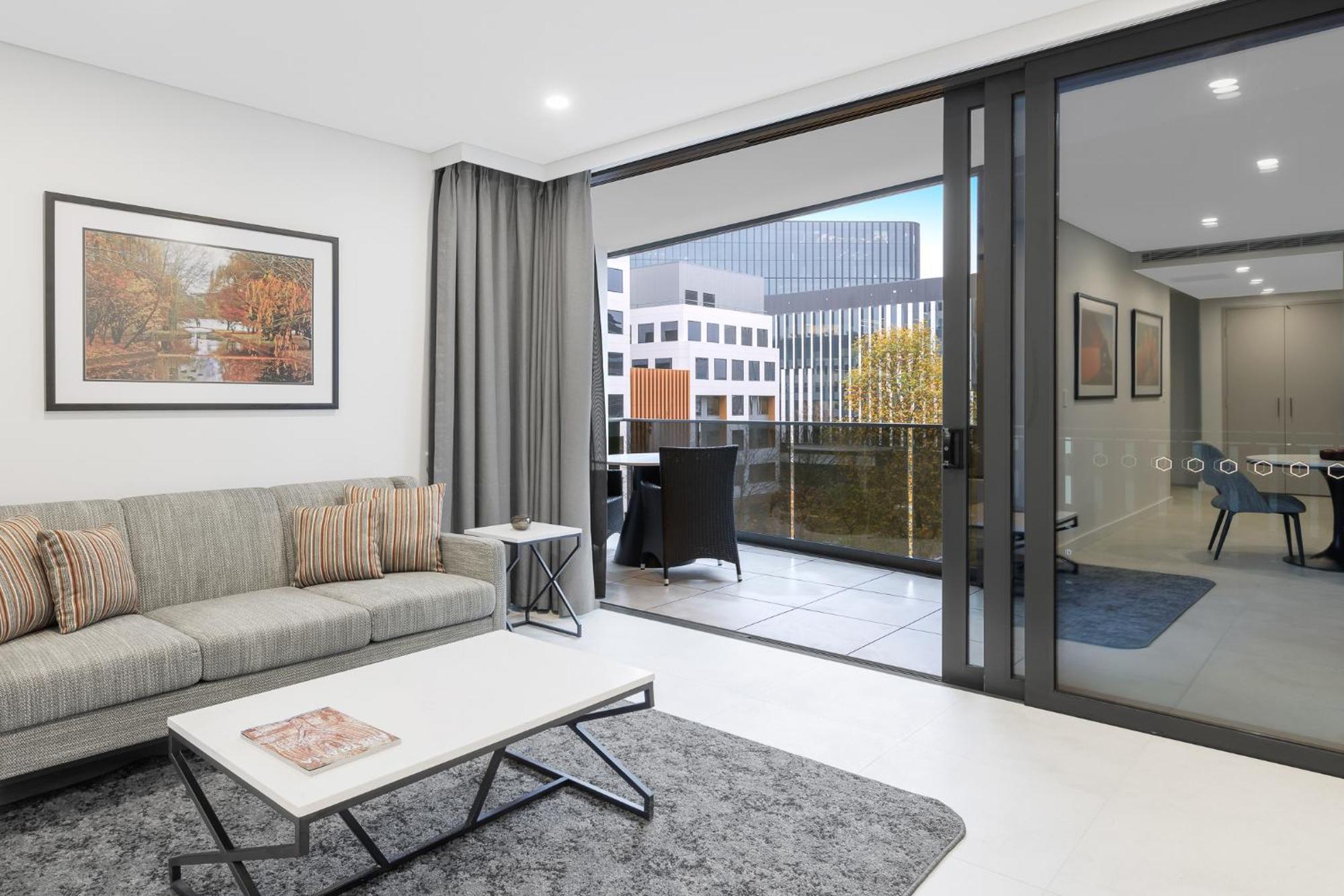 Meriton Suites Canberra Kültér fotó The interior of a typical apartment