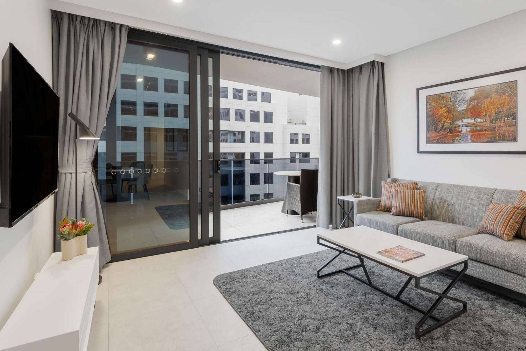 Meriton Suites Canberra Kültér fotó Living room